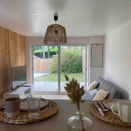 Villa Maisonnette Avec Jardin A Ares Exterior foto
