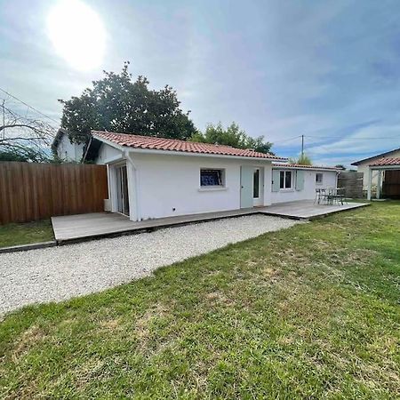 Villa Maisonnette Avec Jardin A Ares Exterior foto